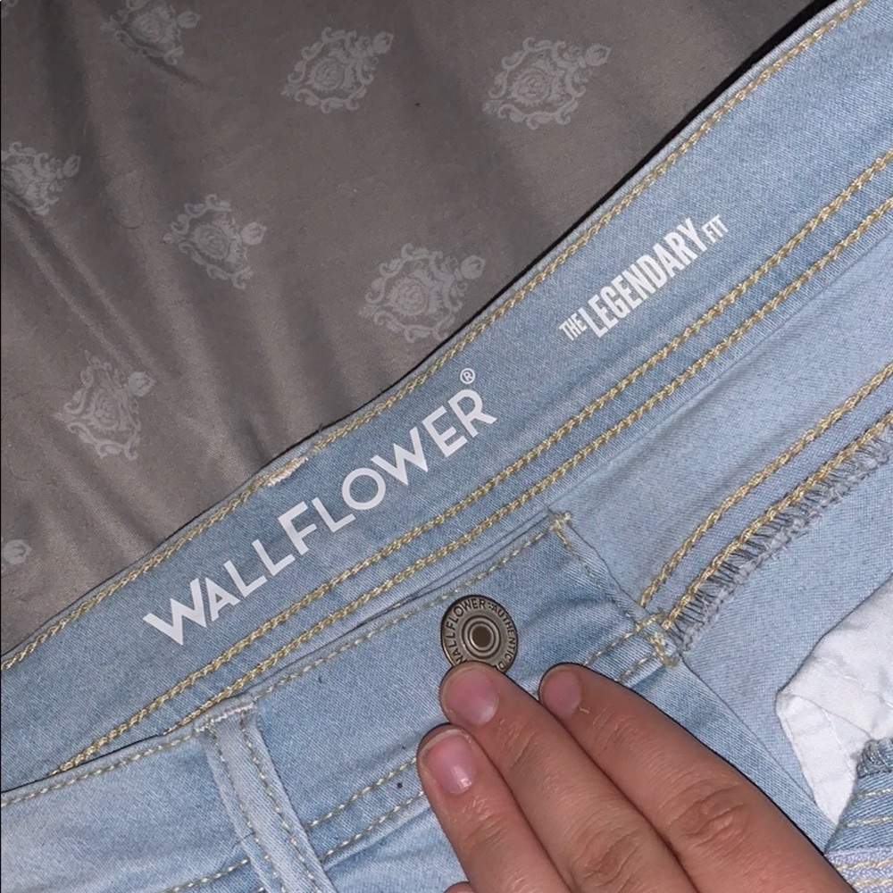 Jean Shorts - Picture 2 of 4
